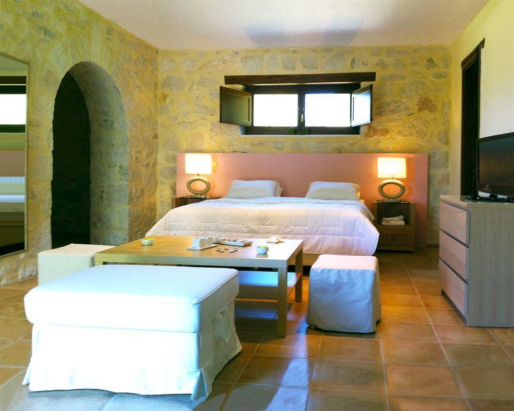 Exensian Villas & Suites Marathiás Extérieur photo