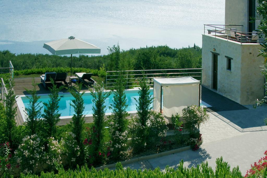Exensian Villas & Suites Marathiás Extérieur photo