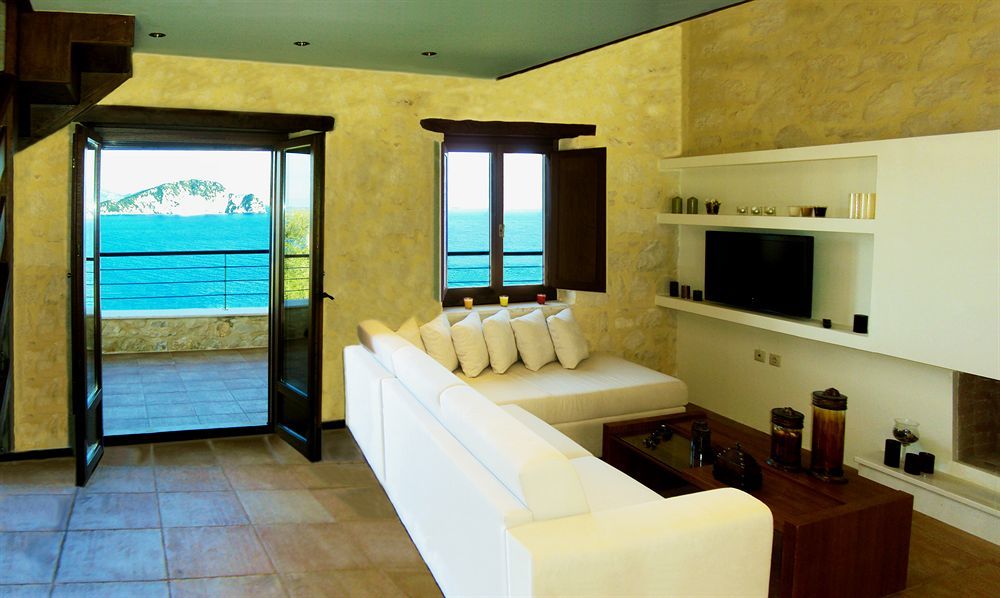 Exensian Villas & Suites Marathiás Extérieur photo